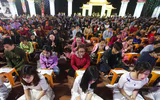 Giới trẻ thanh tịnh nơi cửa thiền, ước nguyện một năm mới bình an